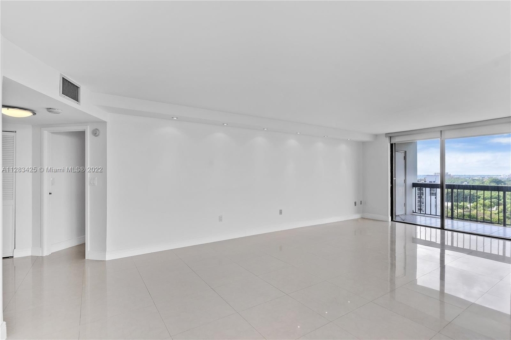 2333 Brickell Ave. - Photo 3