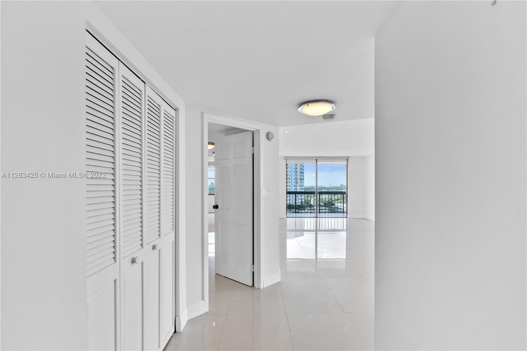 2333 Brickell Ave. - Photo 1