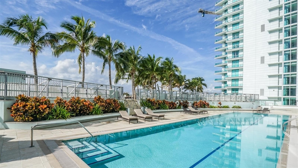 900 Biscayne Blvd - Photo 2