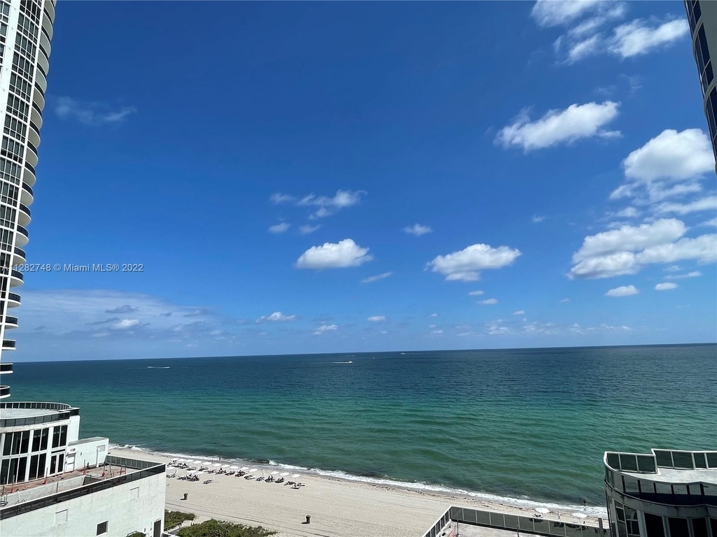 15811 Collins Ave - Photo 18