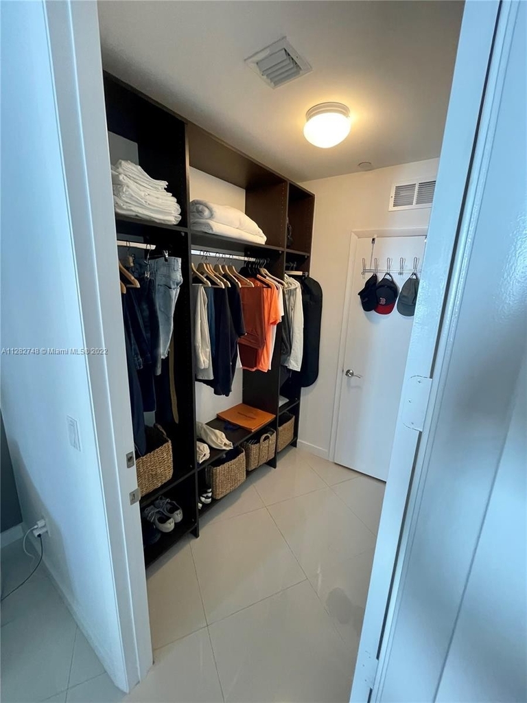 15811 Collins Ave - Photo 8