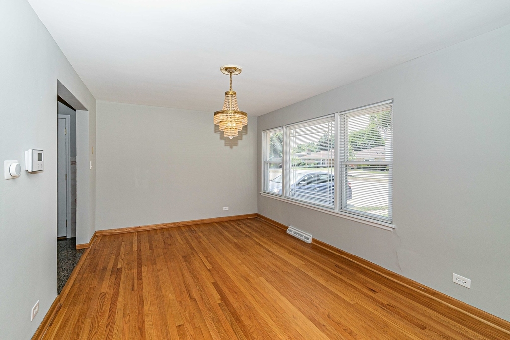 3951 W Sherwin Avenue - Photo 2