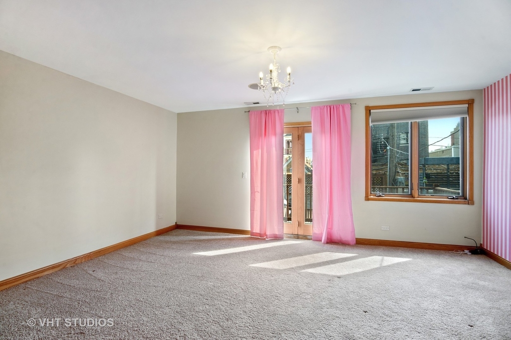 1631 W Wolfram Street - Photo 8