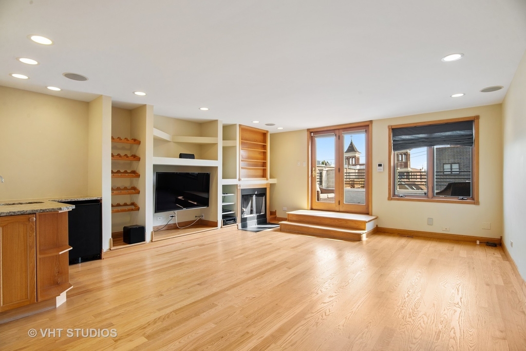 1631 W Wolfram Street - Photo 6