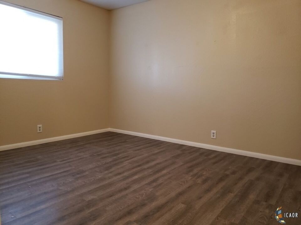 590 El Centro Ave - Photo 4