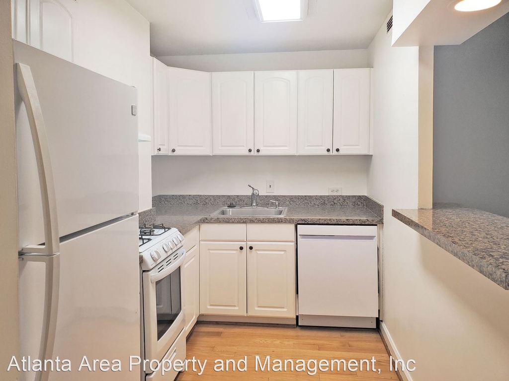 2285 Peachtree Rd Unit 606 - Photo 2