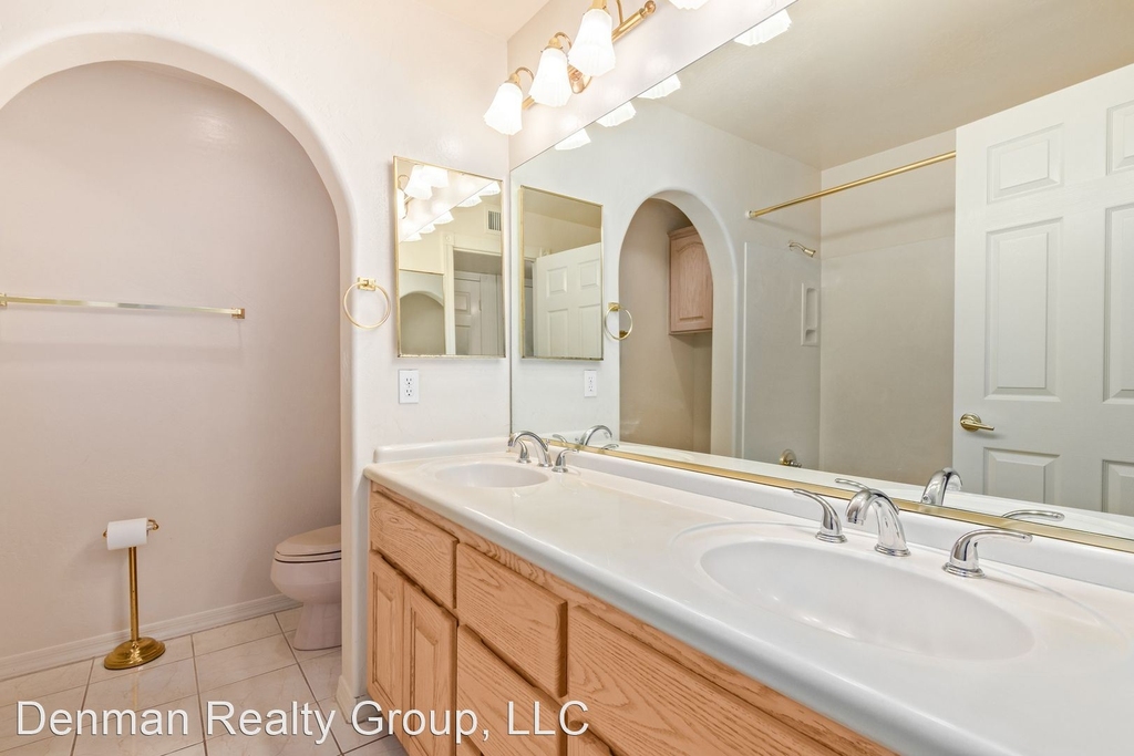 4416 E. Enrose Circle - Photo 31