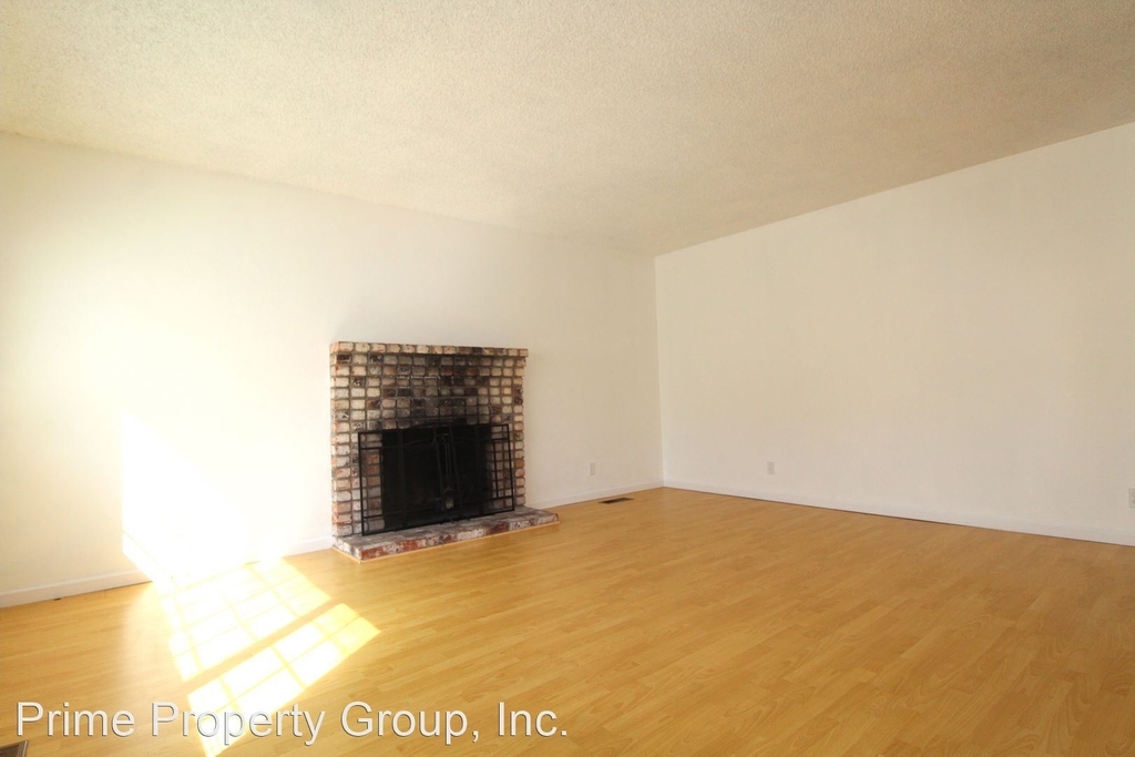 9126 Golf Links Rd - Photo 7