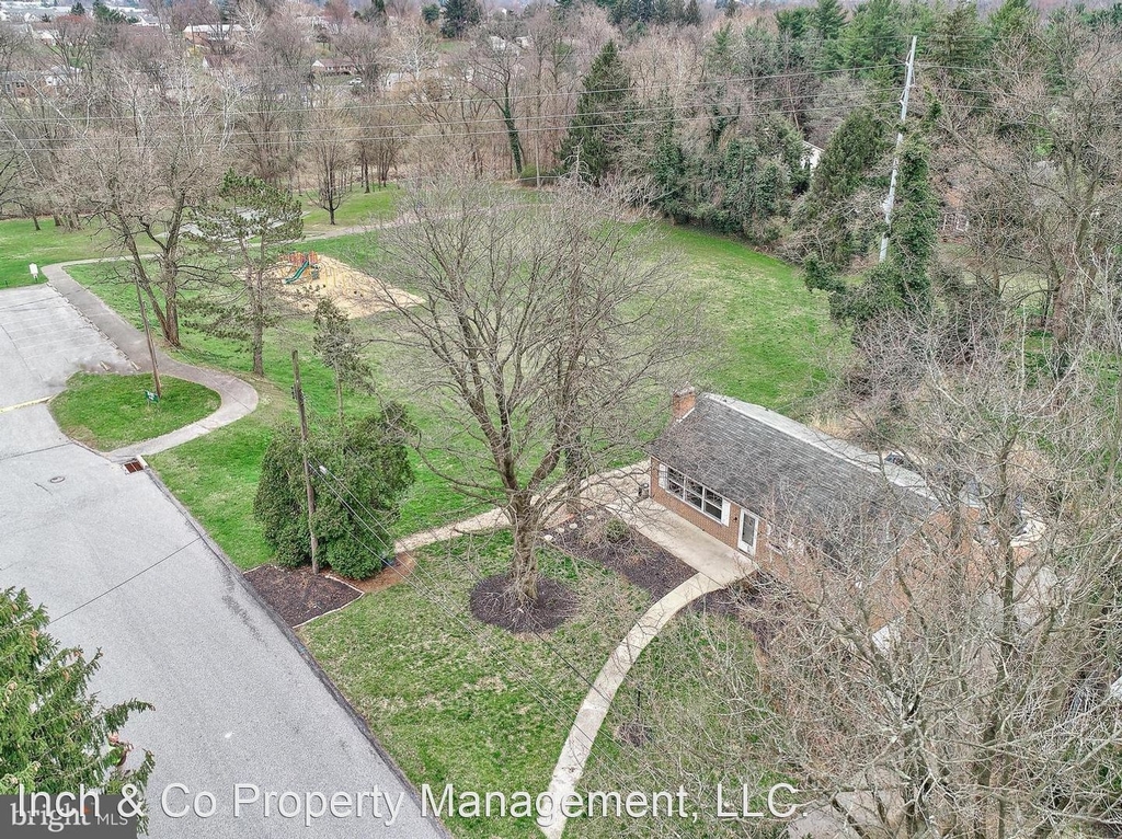 404 Locust Road - Photo 1