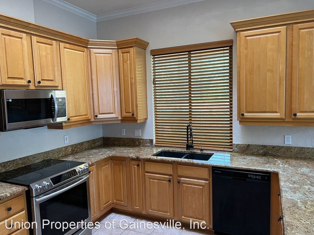 10157 Sw 48th Place - Photo 2