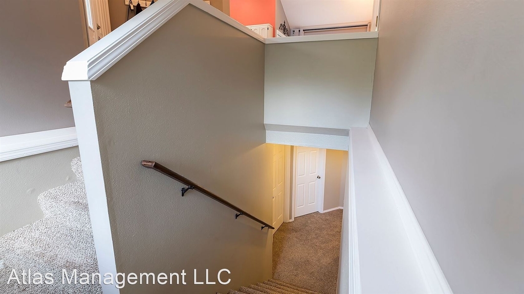 1118 Meadowview Ct - Photo 1