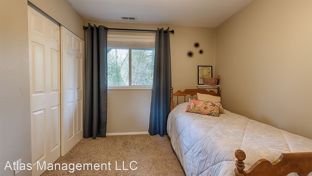 1118 Meadowview Ct - Photo 4