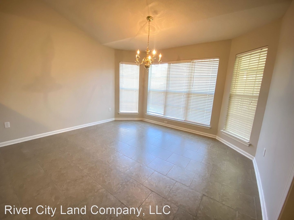 749 Lakemont Drive - Photo 5