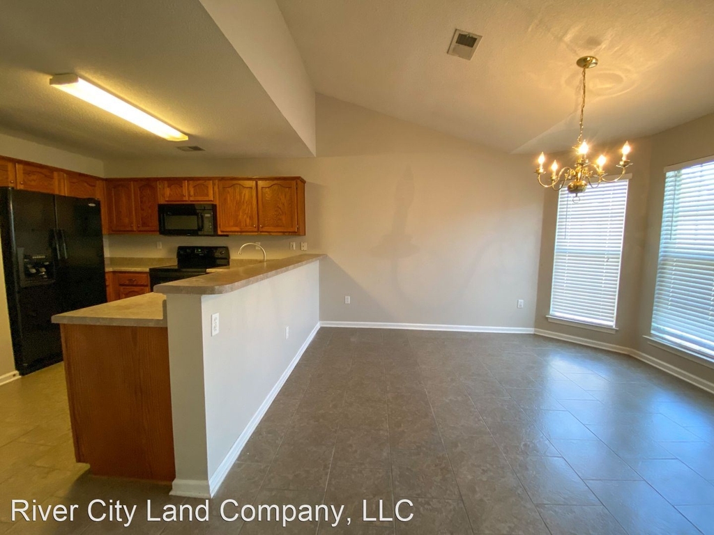 749 Lakemont Drive - Photo 4