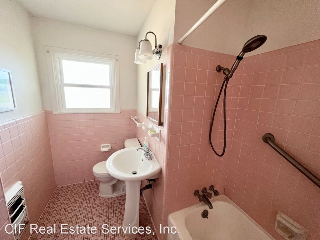 1009 Lawrence Dr. - Photo 10