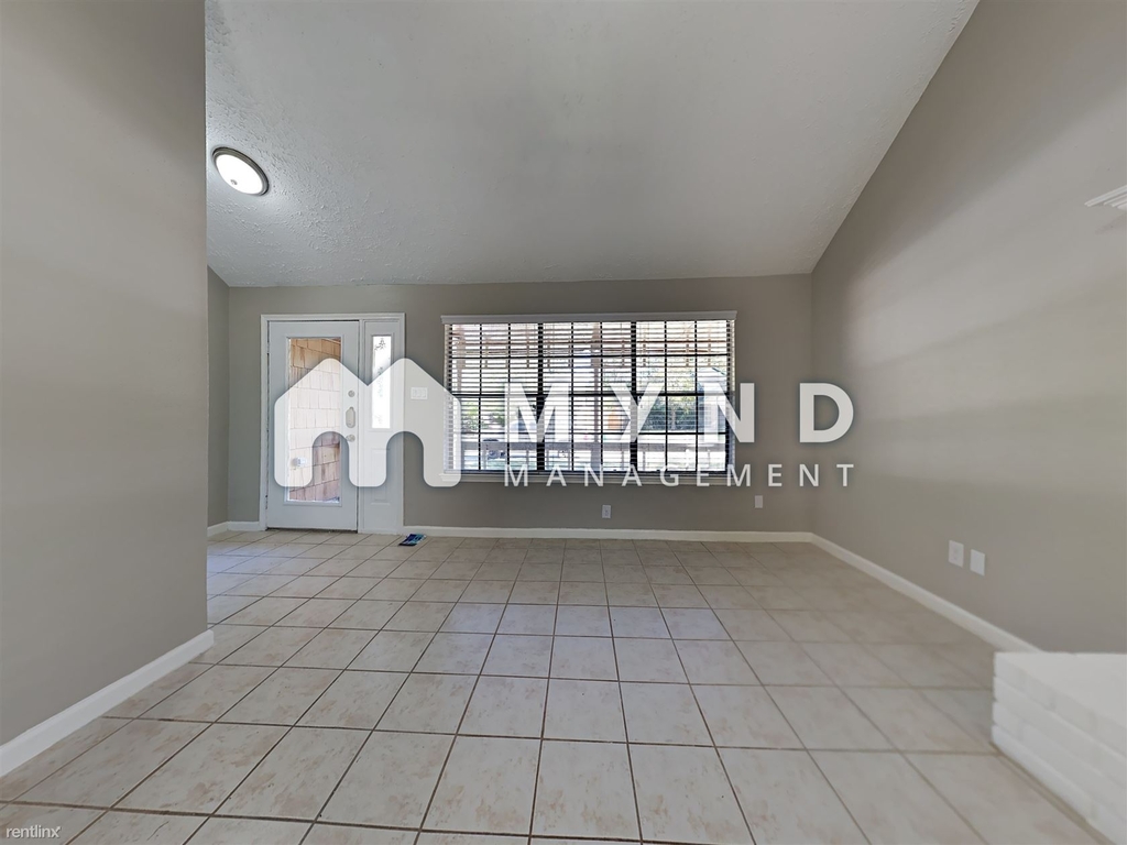 30415 Thorsby Dr - Photo 2