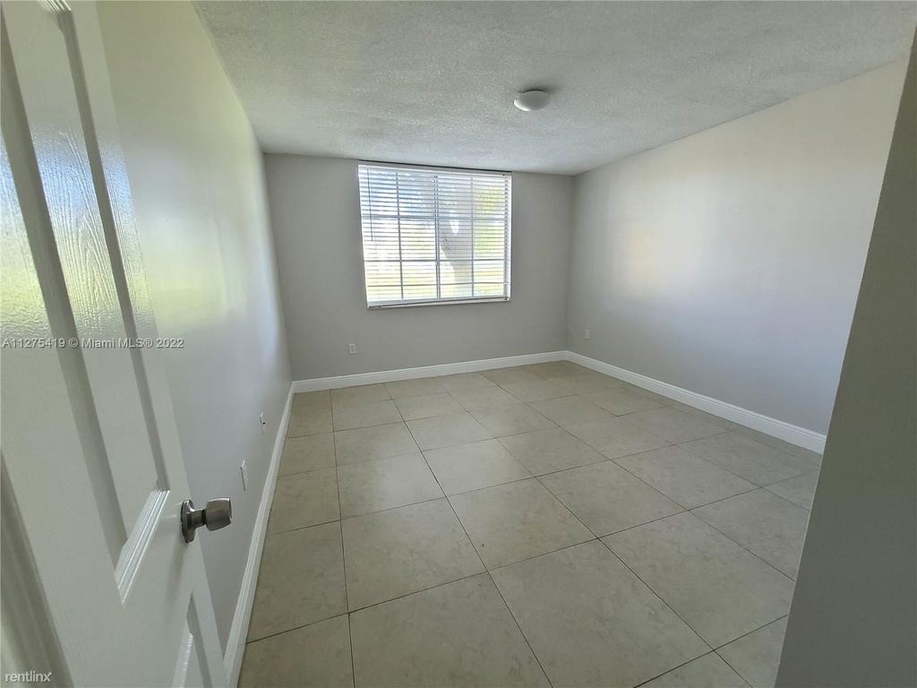 12148 Saint Andrews Pl Apt 106 - Photo 9