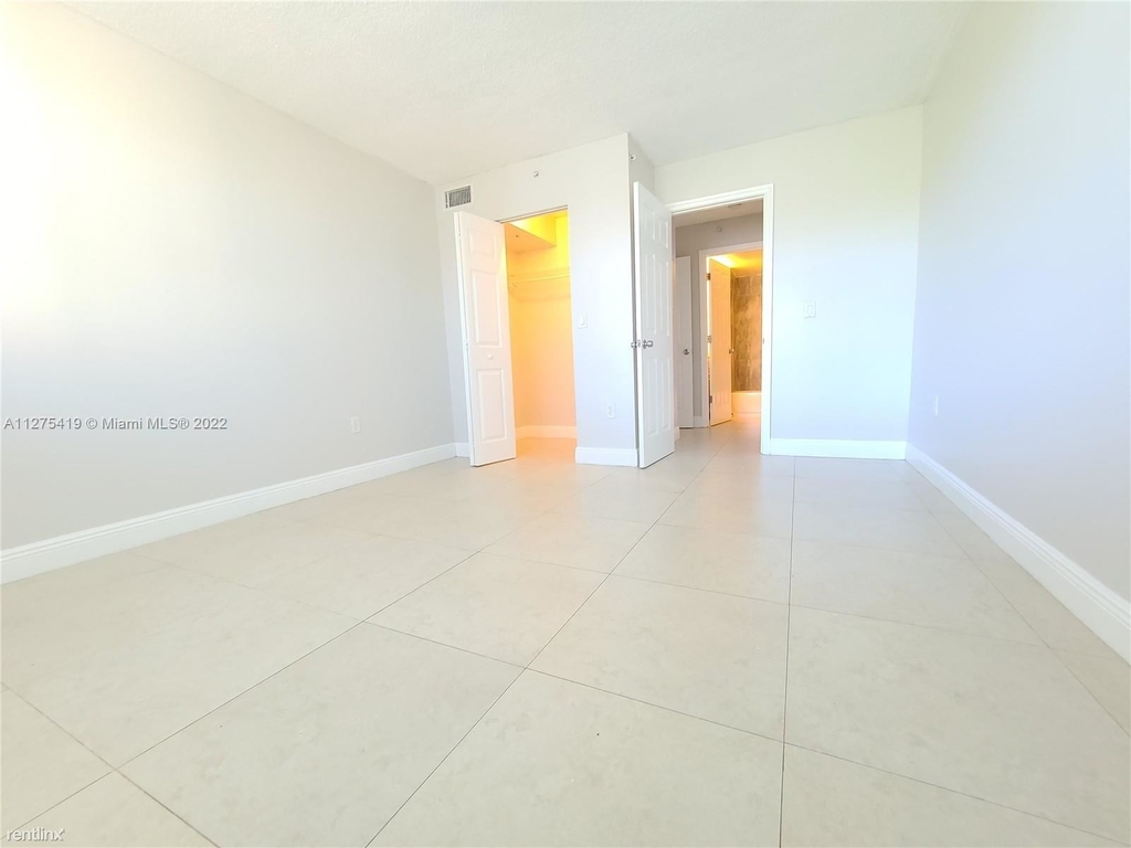 12148 Saint Andrews Pl Apt 106 - Photo 13