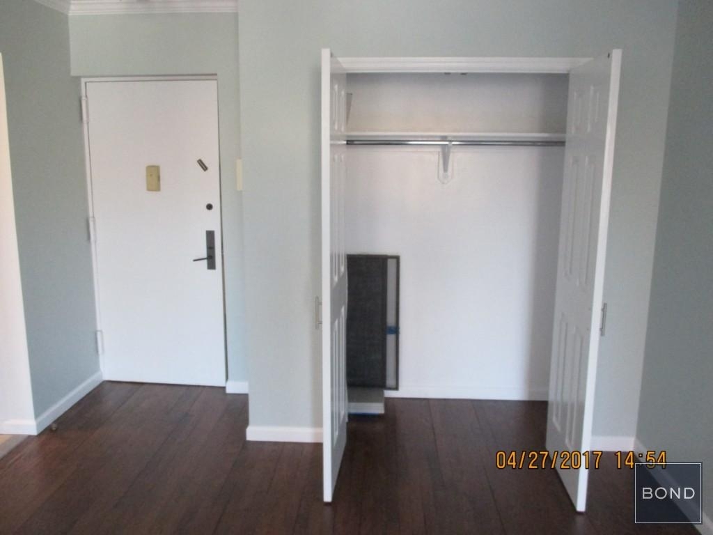 186 West 80th Street - Photo 3