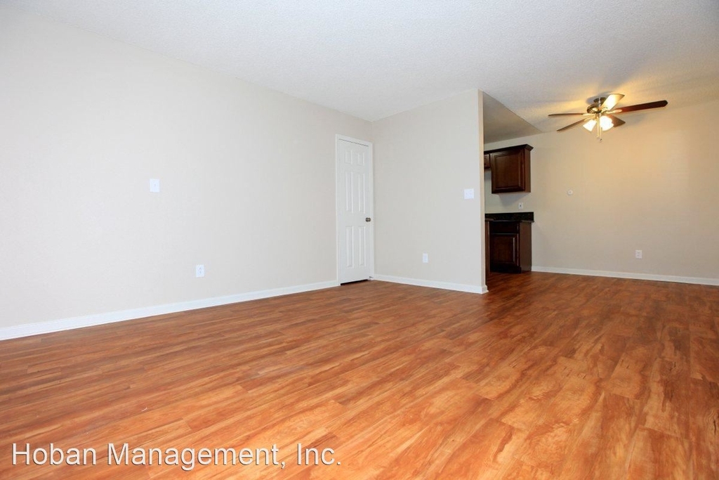 10229 Ashwood St - Photo 1