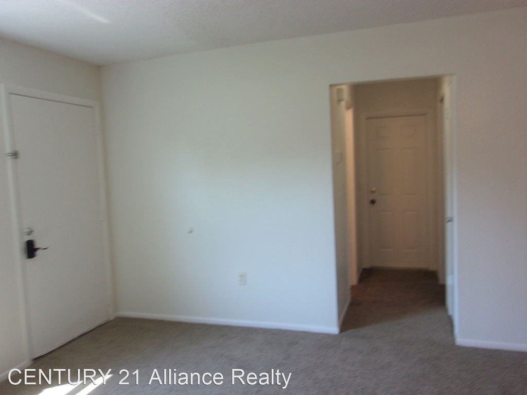 13403 Tyringham St. - Photo 11