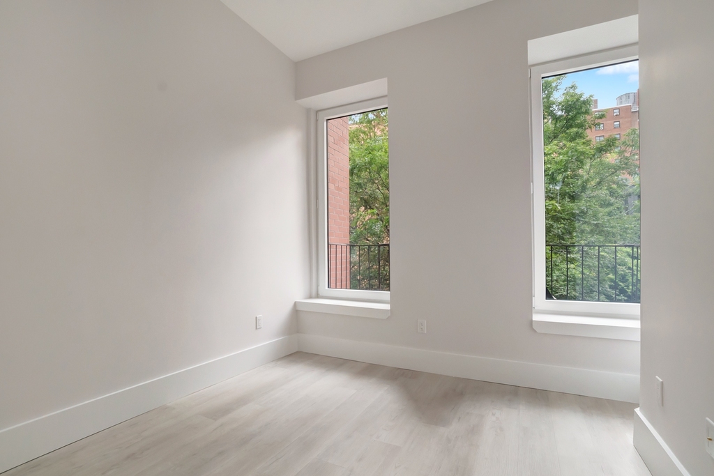 324 East 116th Street - Photo 4