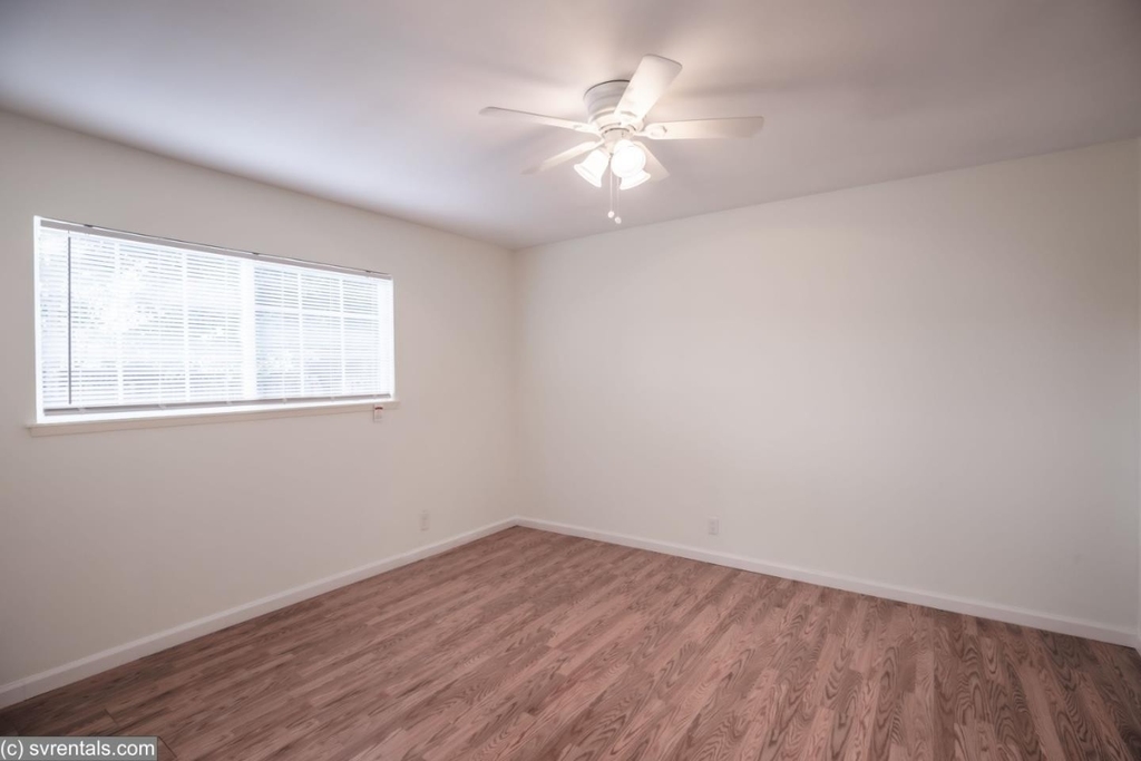 2250 Tomasina Ct 3 - Photo 9