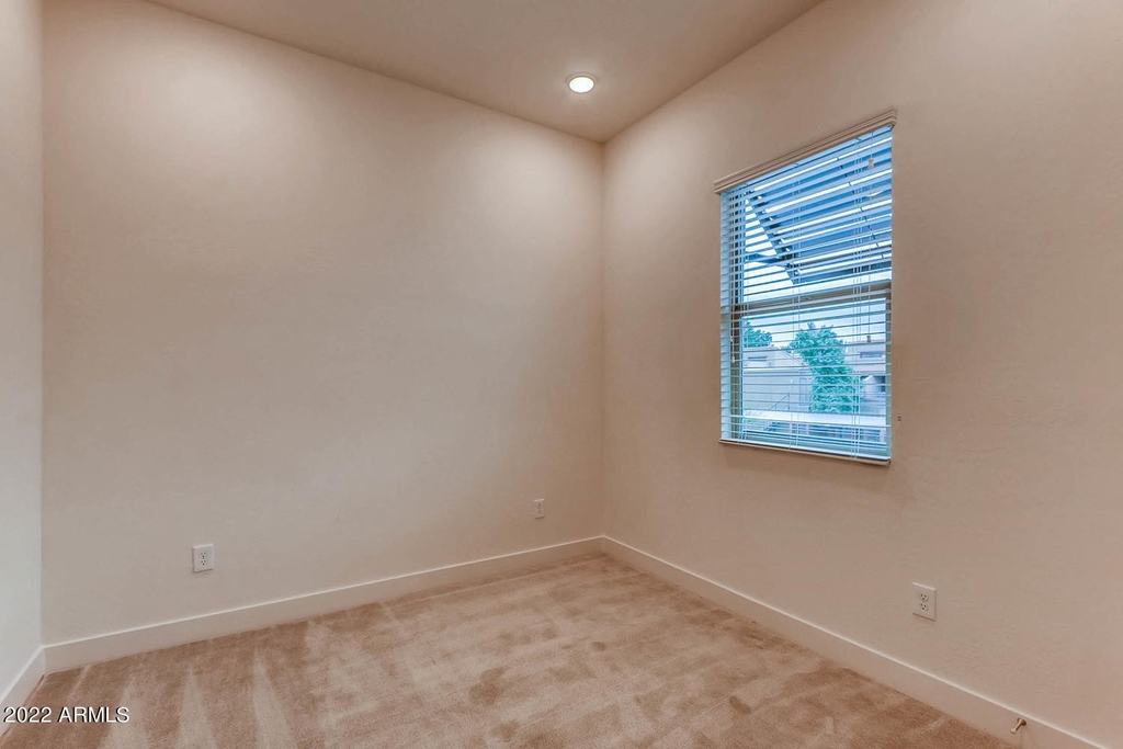 6565 E Thomas Road - Photo 16