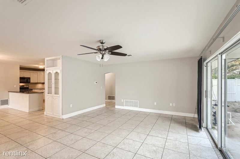 1456 Lakeview Drive Unit - Photo 4