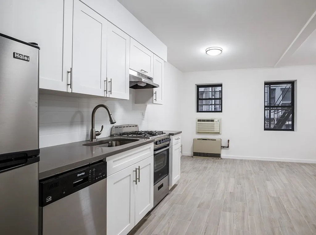 187 Hester Street - Photo 1