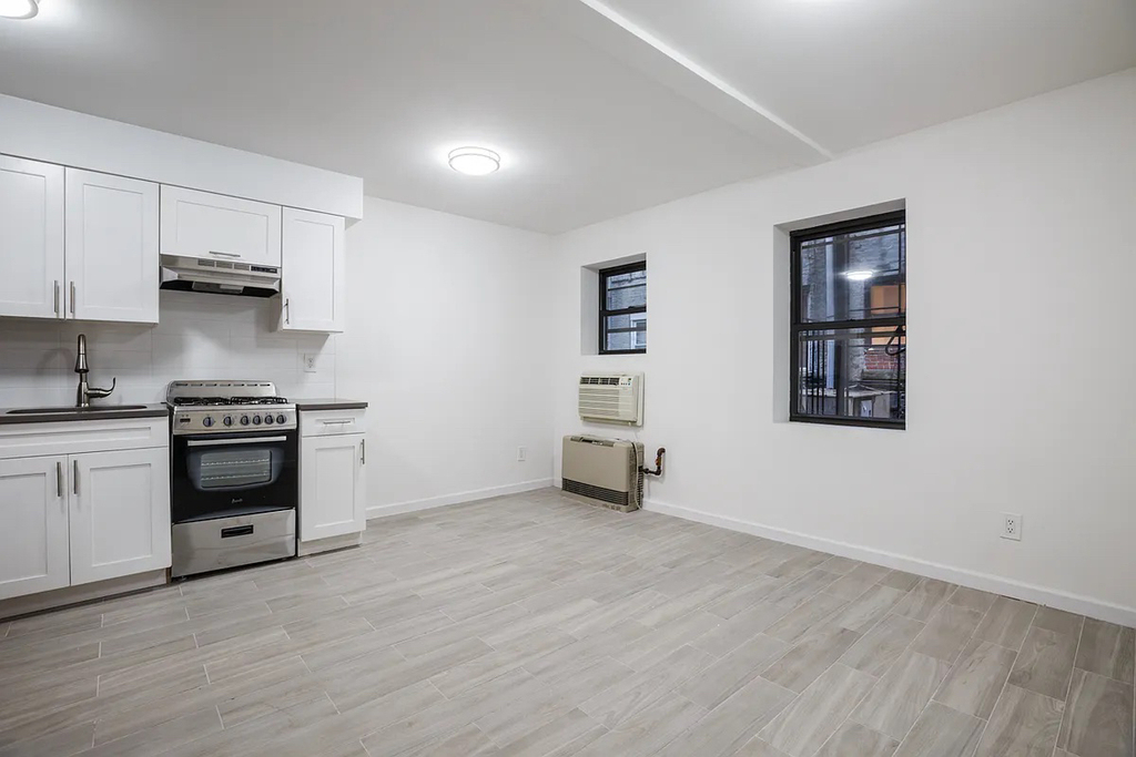 187 Hester Street - Photo 2