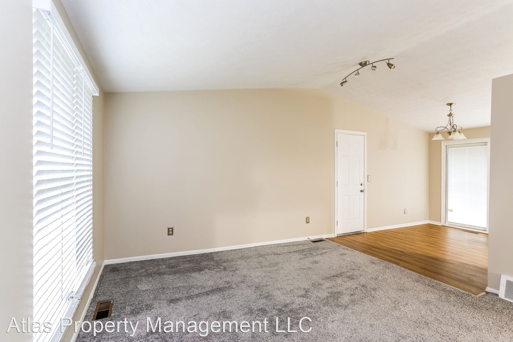 1299 Crestview Street - Photo 2