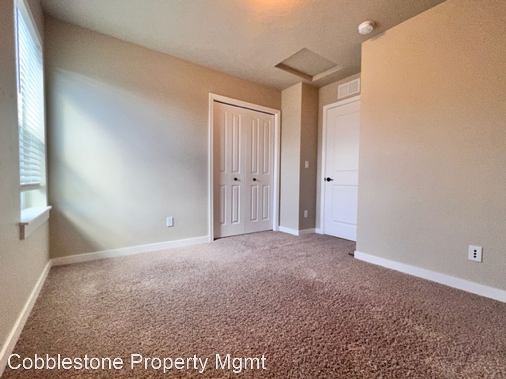 3061 E Ionia Ct - Photo 19