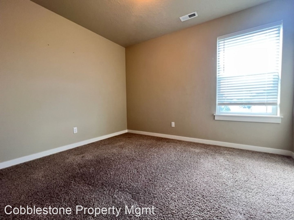 3061 E Ionia Ct - Photo 18