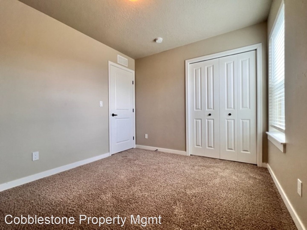 3061 E Ionia Ct - Photo 22