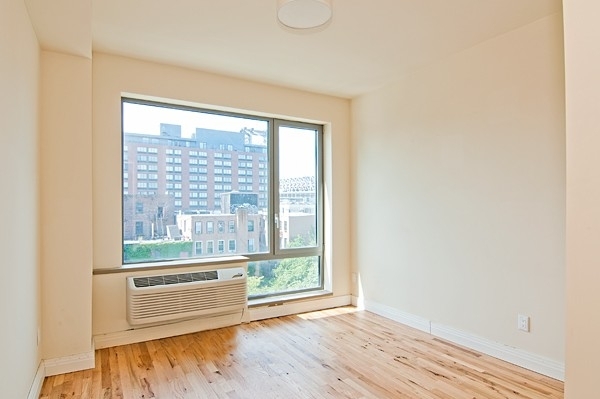 53 Broadway - Photo 1