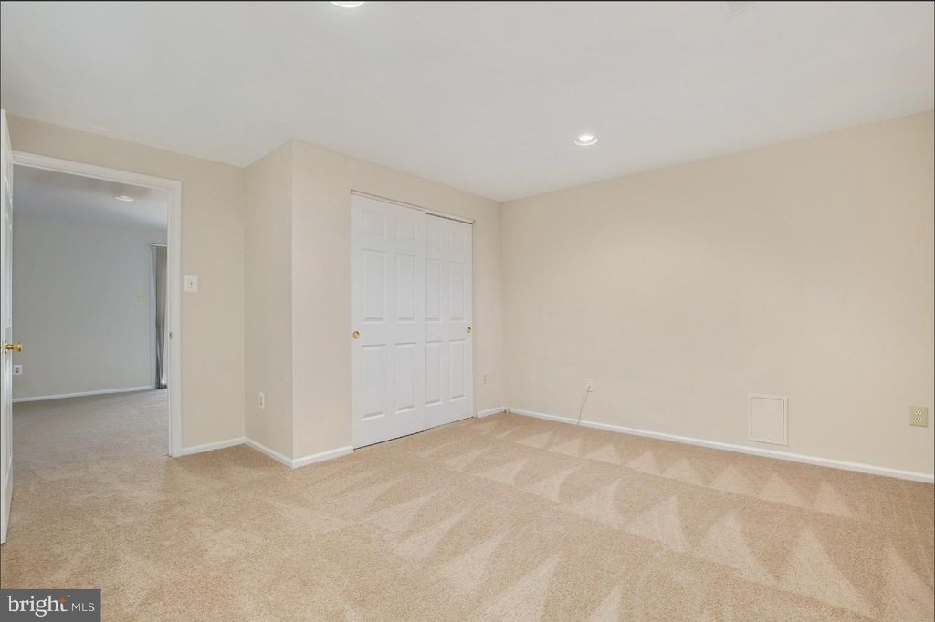 8580 Dark Hawk Circle - Photo 18