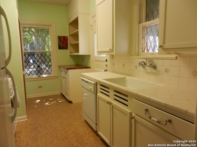 318 E Lullwood Ave - Photo 9