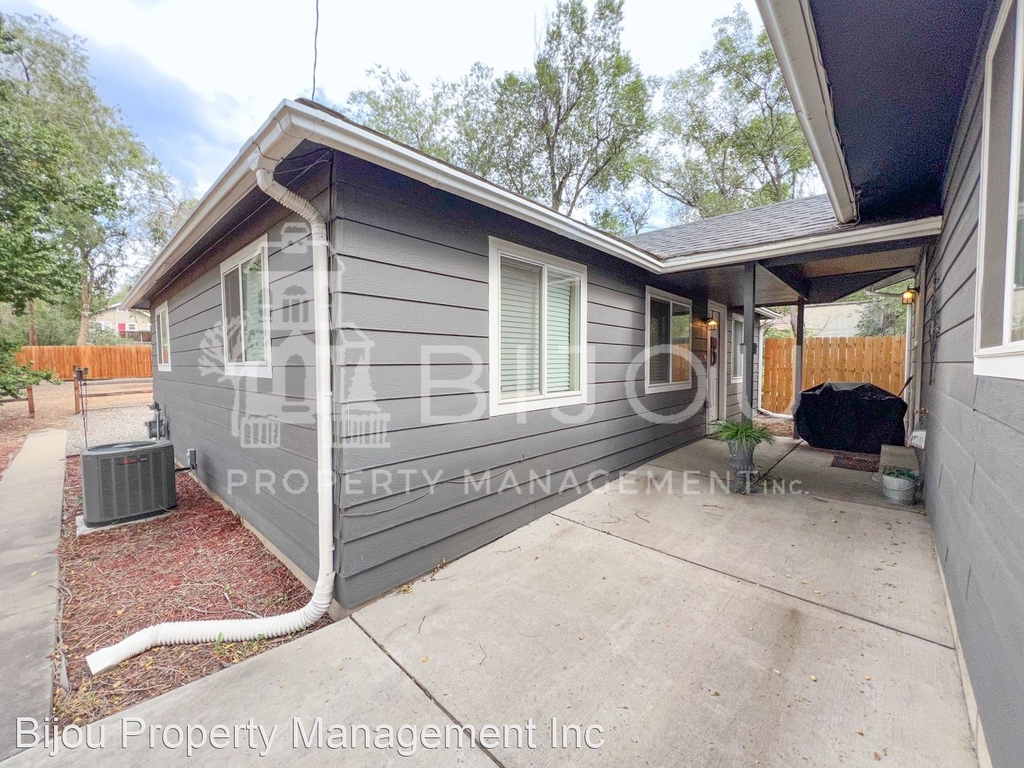 842 E. Cimarron St - Photo 0