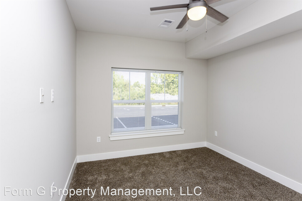 8925 Preston Highway - Photo 24