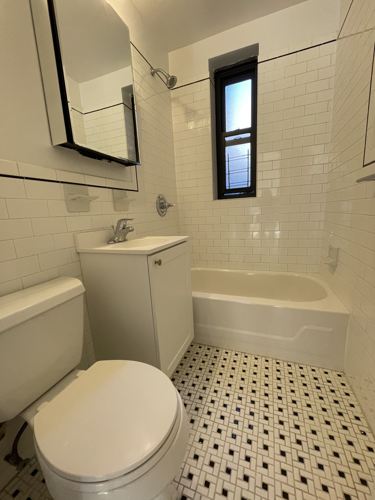 850 Amsterdam Avenue - Photo 5