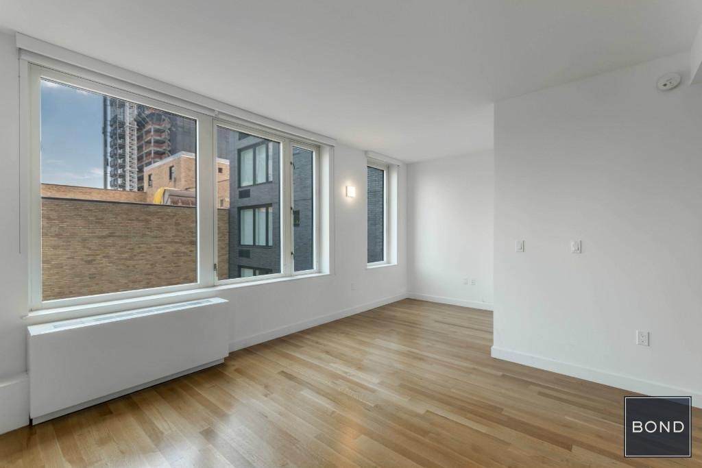 501 East 74 Street - Photo 2