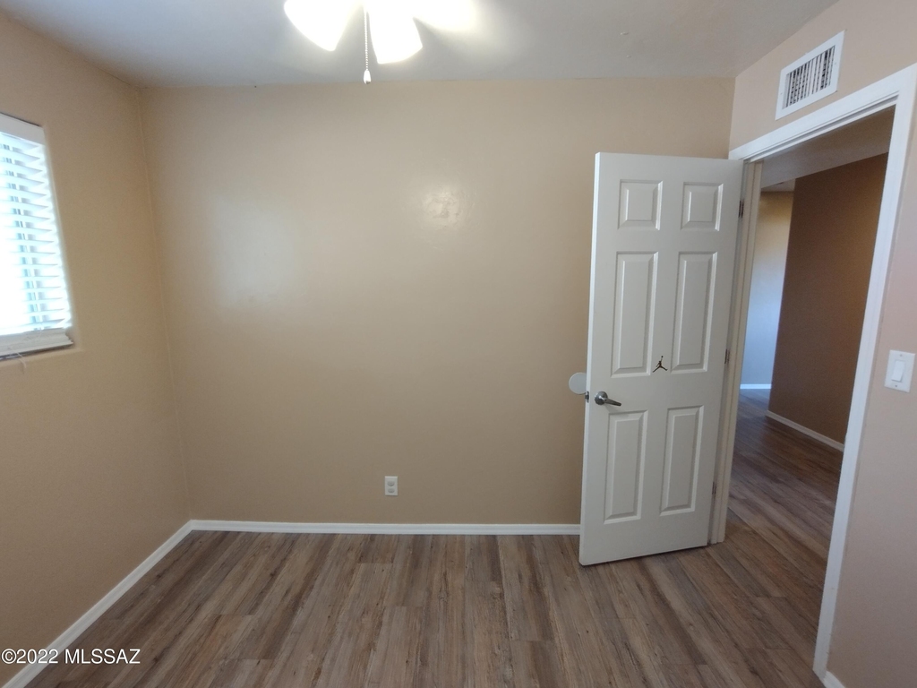 904 N Desert Avenue - Photo 13