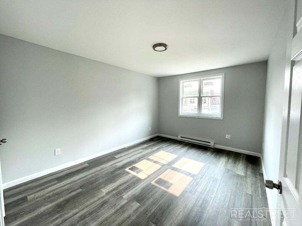 588 Schenectady Avenue - Photo 6