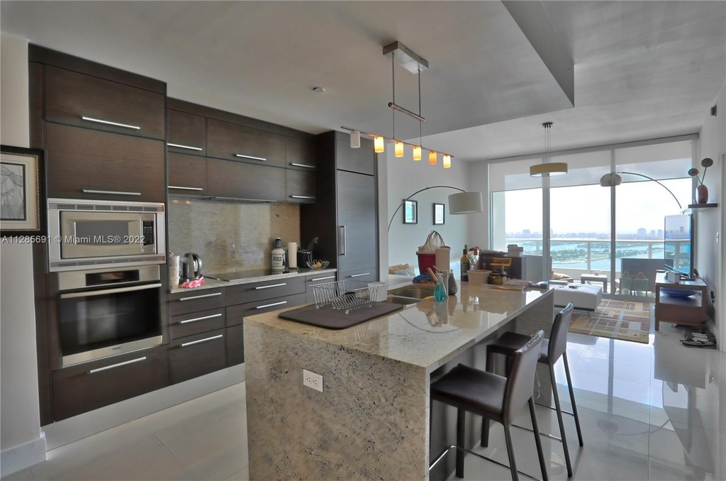 900 Biscayne Blvd - Photo 2