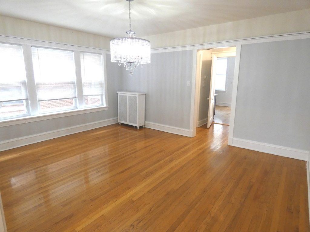 1461 W Foster Avenue - Photo 8