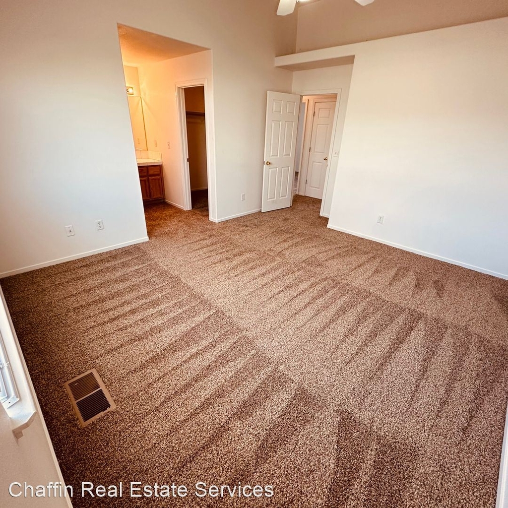 1214 Elliot Circle - Photo 15