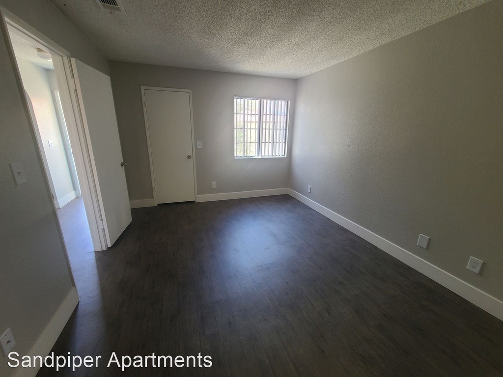 4650 West Oakey - Photo 2