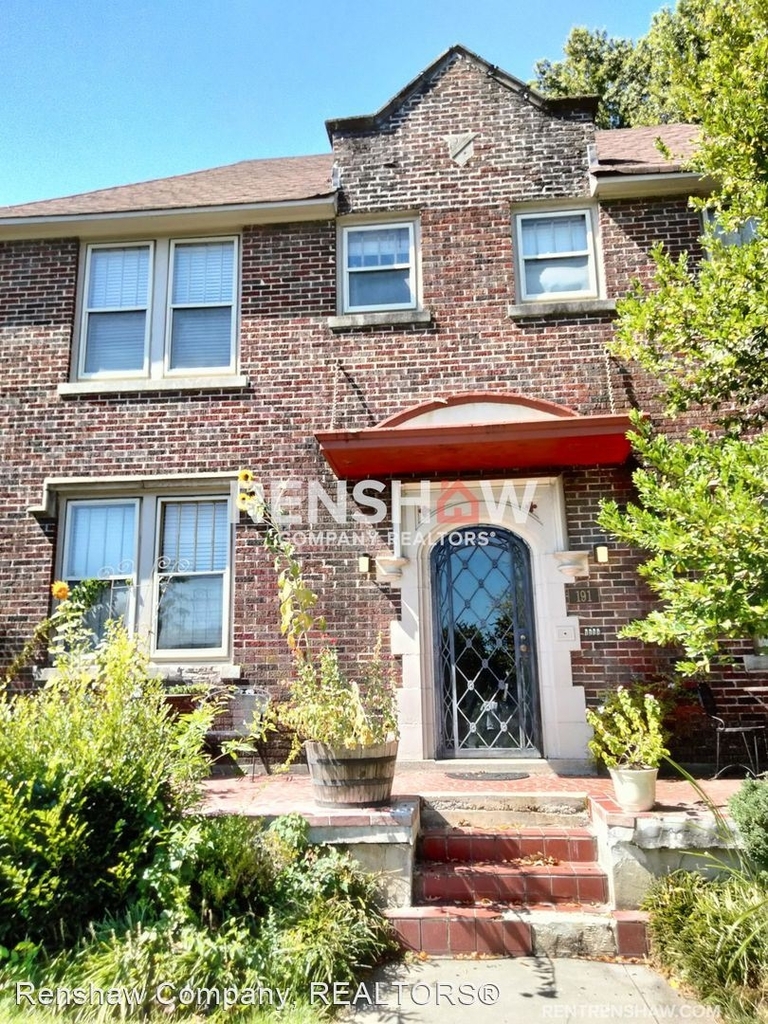 191 Angelus St. - Photo 0