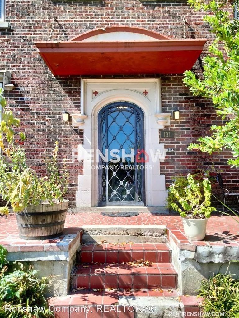 191 Angelus St. - Photo 2